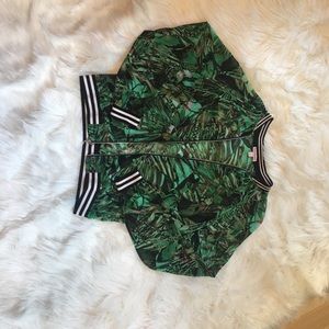 Beautiful unique sheer jacket.